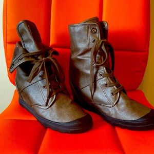 Palladium EUC Boots.Light brown/metallic sheen. *Built in heel
